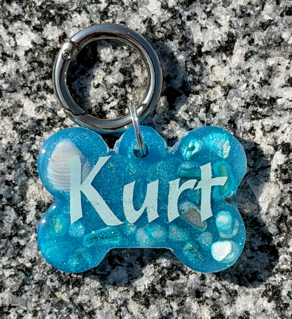 Personalisierte Namensmarke in Knochenform